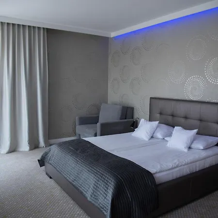 Invite Aparthotel 4*
