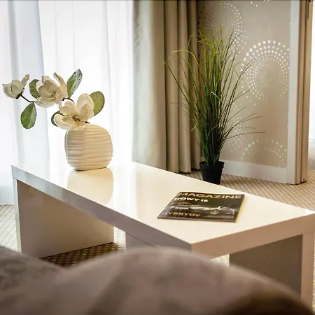 Invite Aparthotel 4*