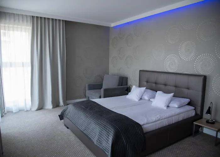 Invite Aparthotel 4*