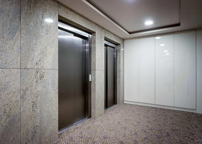 Invite Aparthotel 4*